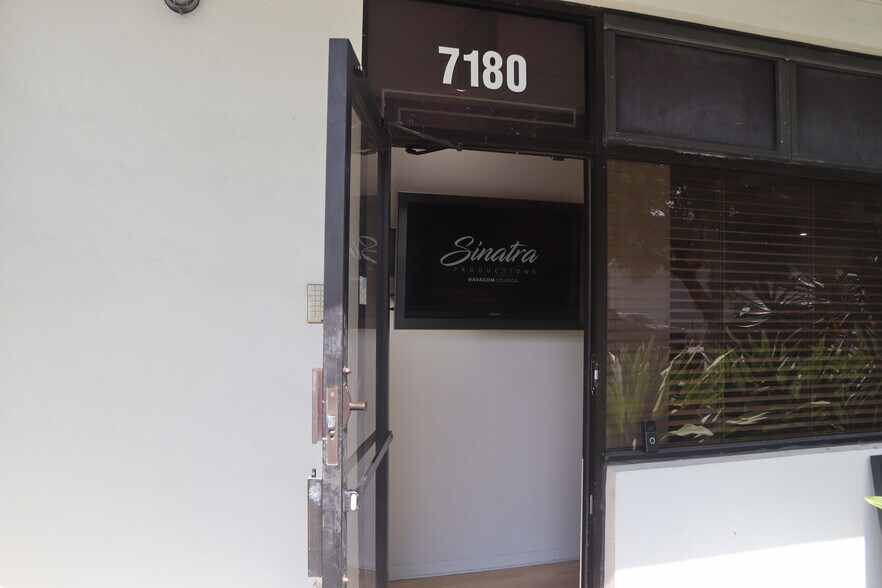 More Photos Of 7180-7194 SW 47th St, Miami Service For Sale