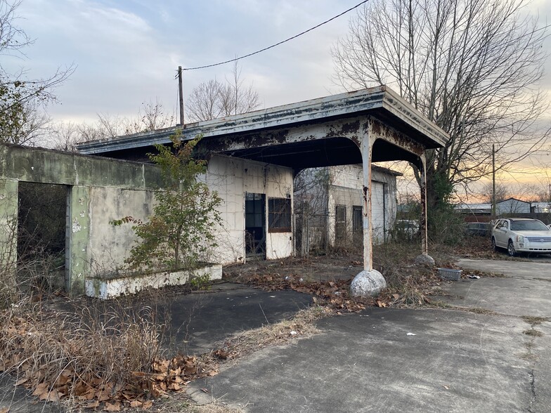 Primary Photo Of 930 Twiggs St, Augusta Convenience Store For Sale