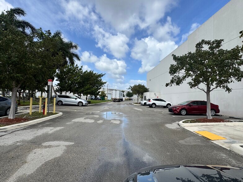More Photos Of 13202 NW 107th Ave, Hialeah Gardens Warehouse For Sale