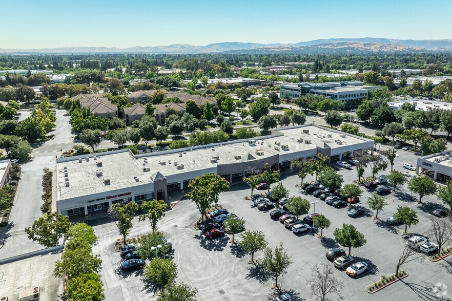 More Photos Of 4555 Hopyard Rd, Pleasanton Freestanding For Lease