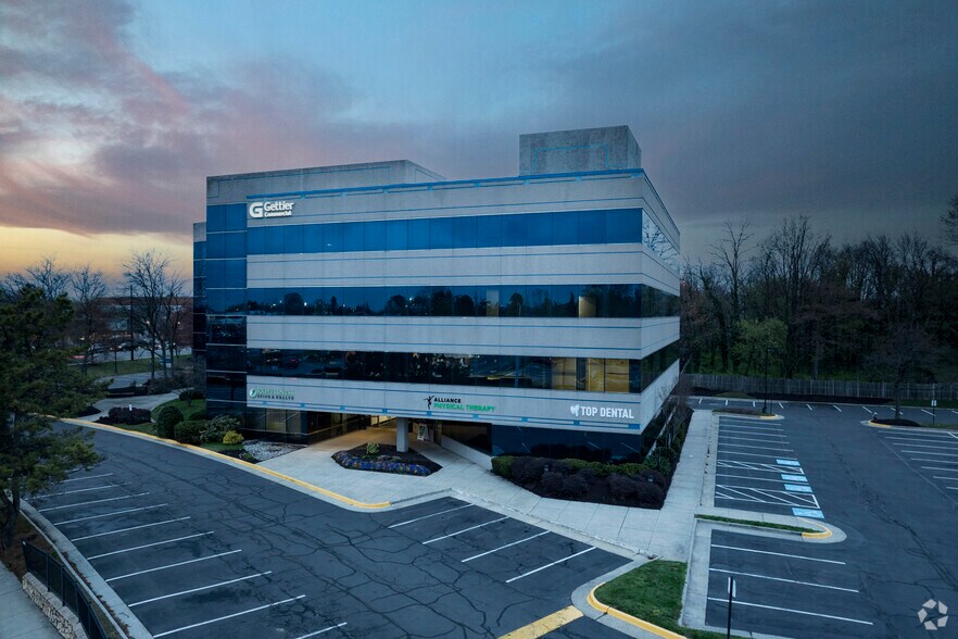 More Photos Of 950 Herndon Pkwy, Herndon Office For Lease