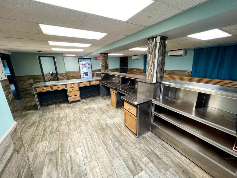 More Photos Of 4606 W Wall St, Midland Flex For Lease