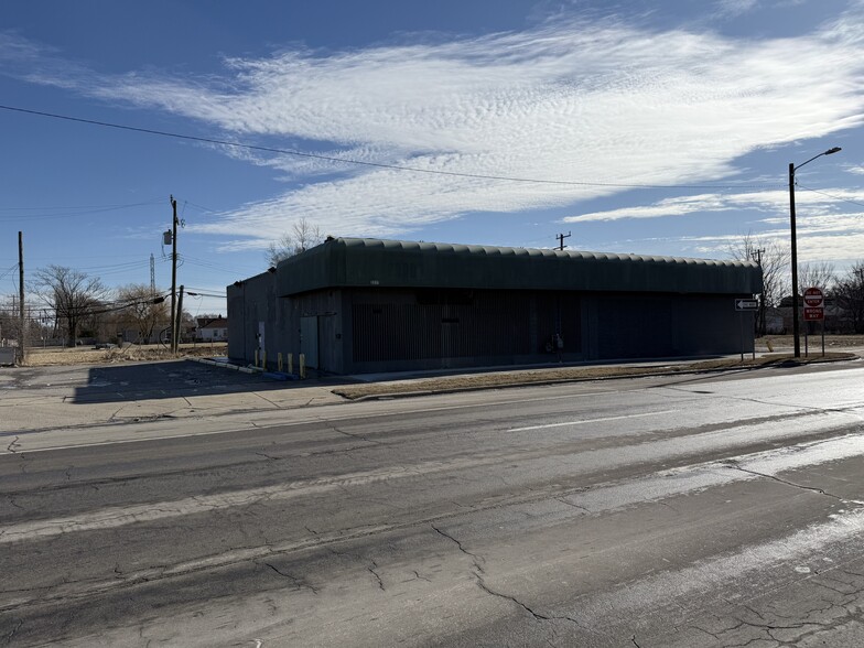 More Photos Of 3317 S Fort St, Detroit Convenience Store For Sale