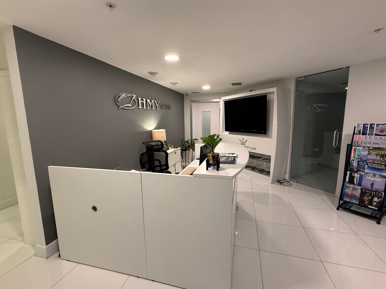 More Photos Of 300 Alton Rd, Miami Beach Office For Lease