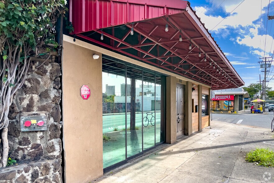 More Photos Of 829 Kapahulu Ave, Honolulu Restaurant For Lease