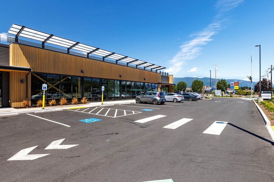 More Photos Of 1102 State Rte 20, Sedro Woolley General Retail For Lease