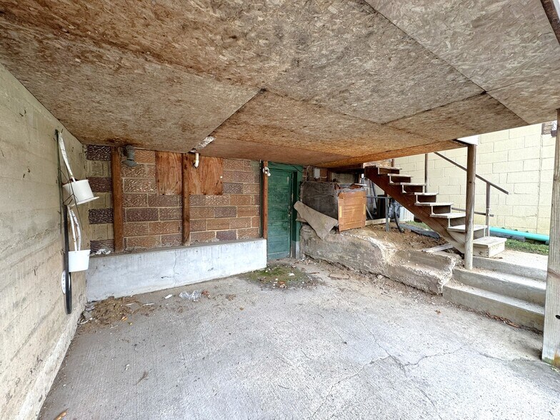 More Photos Of 366 Main St, Grantsville Storefront Retail Office For Sale