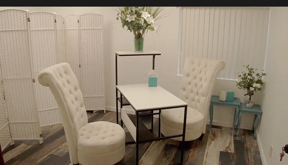 More Photos Of 912 Drew St, Clearwater Office For Lease