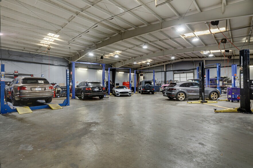 More Photos Of 806 Old Fort Pky, Murfreesboro Flex For Sale