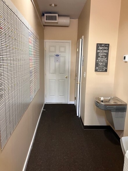 More Photos Of 141 N Main St, Summerville Storefront Retail Office For Lease