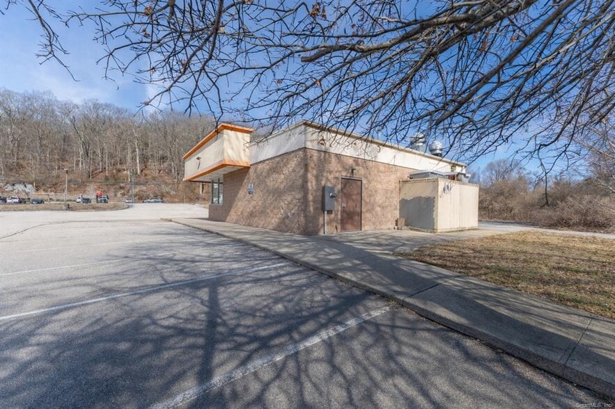 More Photos Of 641 Norwich New London Tpke, Uncasville Fast Food For Sale