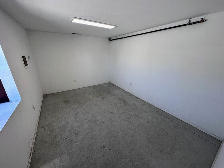 More Photos Of 701 Topeka Way, Castle Rock Manufacturing For Sale