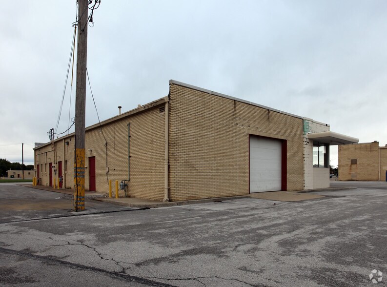More Photos Of 2642 Woodville Rd, Northwood General Retail For Sale