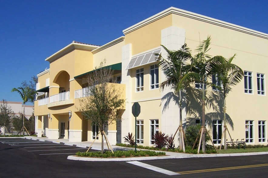 More Photos Of 6051-6095 W Commercial Blvd, Tamarac Medical For Sale