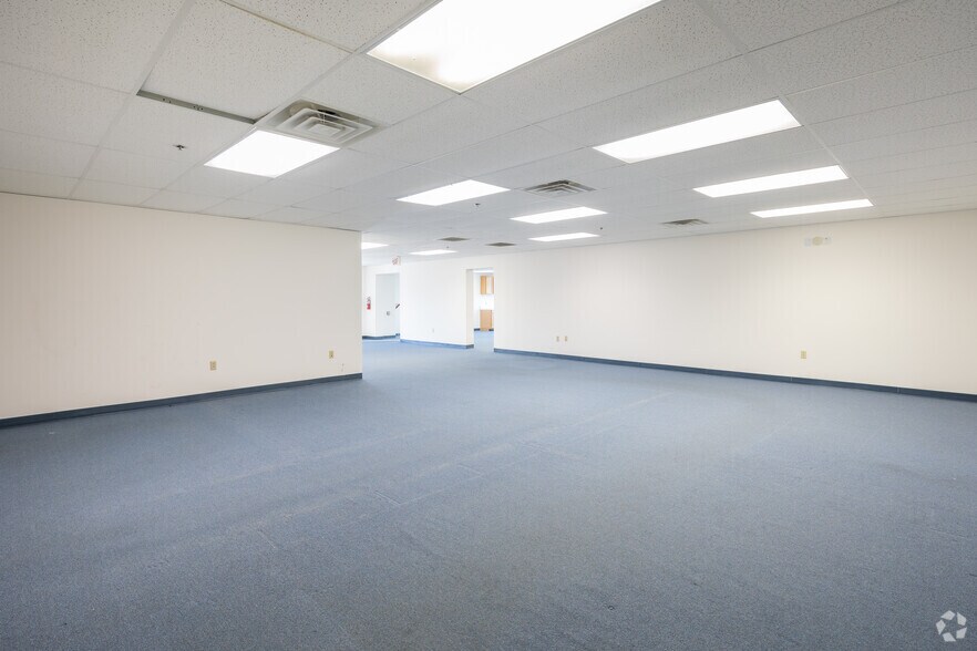 More Photos Of 2288 2nd Street Pike, Newtown Office For Lease