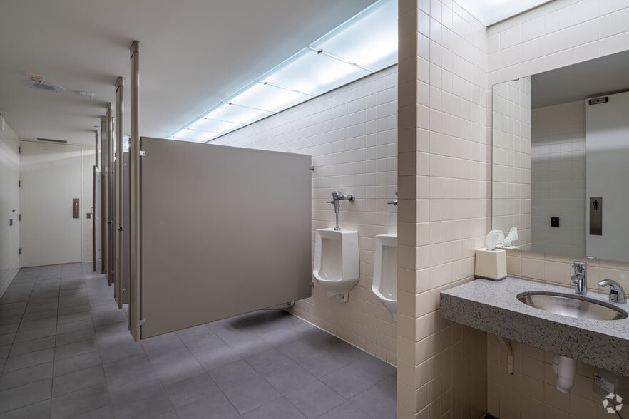 Photo of 46th Floor Ste 4600