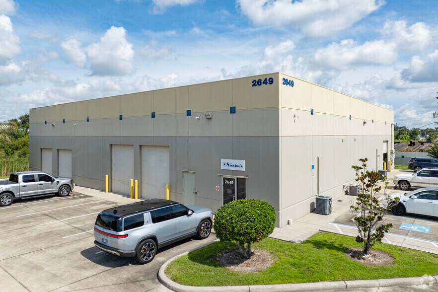 Primary Photo Of 2601-2609 Causeway Center Dr, Tampa Unknown For Lease