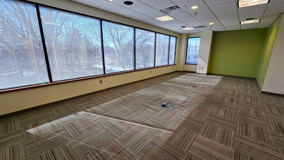More Photos Of 255 Business Center Dr, Horsham Township Office For Lease