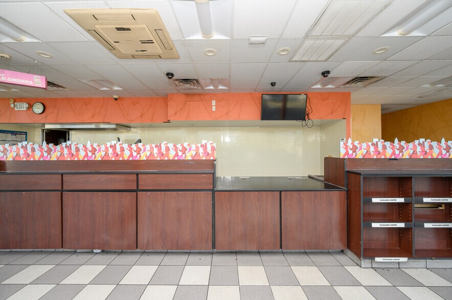 More Photos Of 343 State Route 17, Hasbrouck Heights Fast Food For Lease