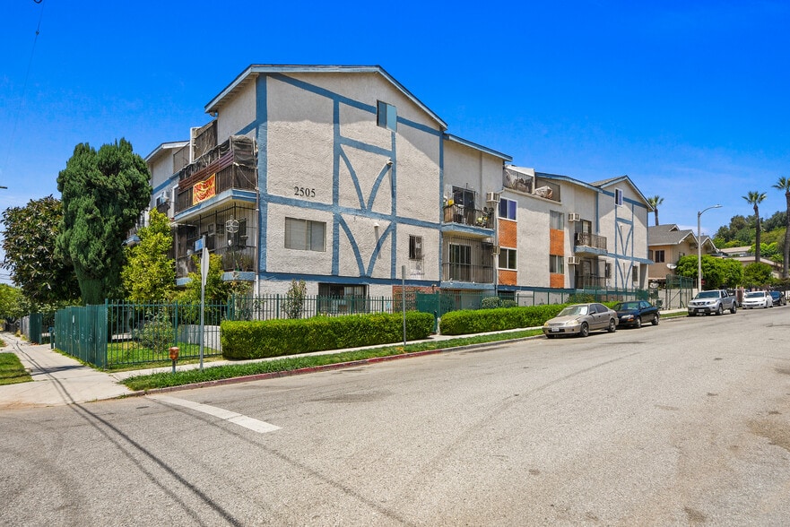 More Photos Of 2505 Hancock St, Los Angeles Apartments For Sale