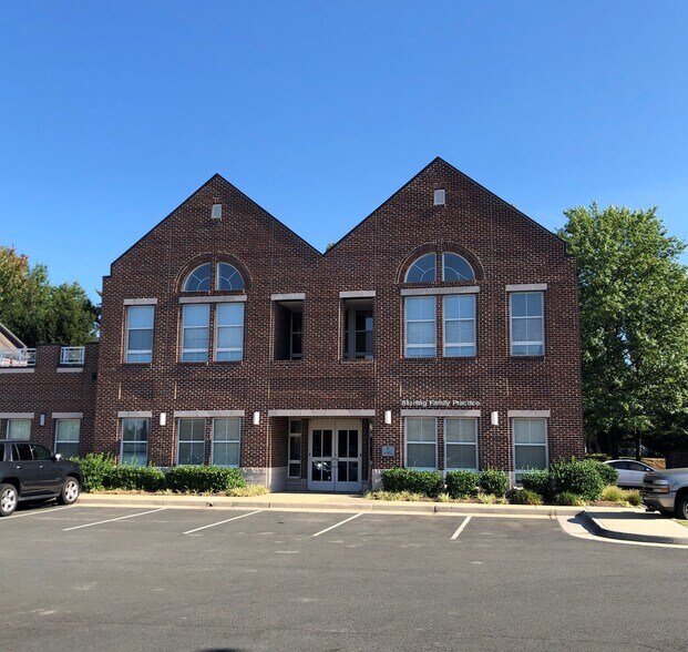 More Photos Of 21135 Whitfield Pl, Sterling Medical For Lease