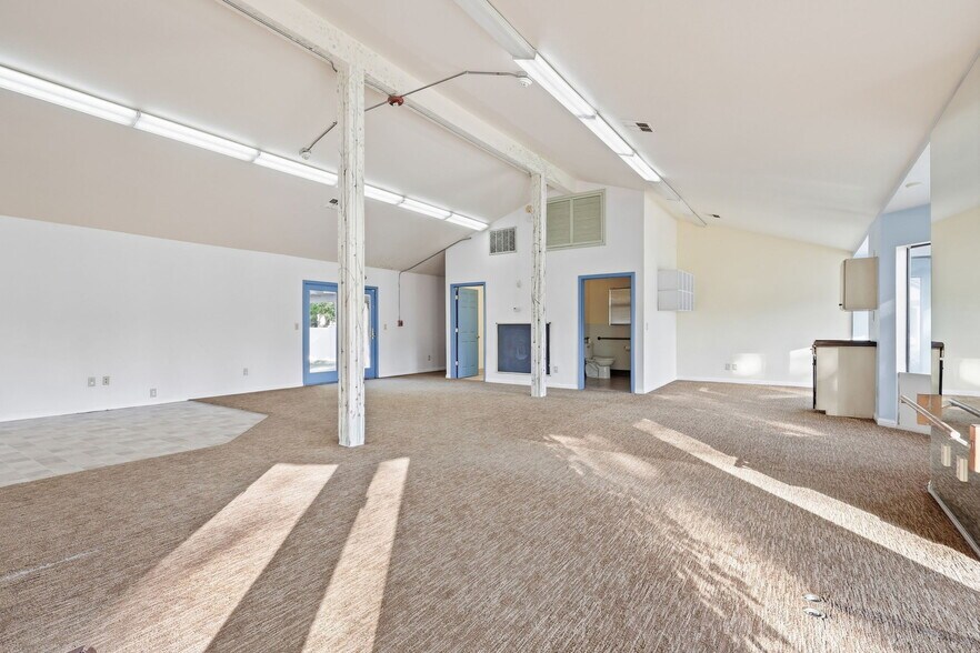 More Photos Of 1671 US Highway 395 N, Minden Office For Sale