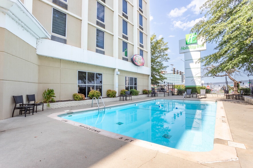 More Photos Of 600 Interstate 30, Little Rock Hotel For Sale