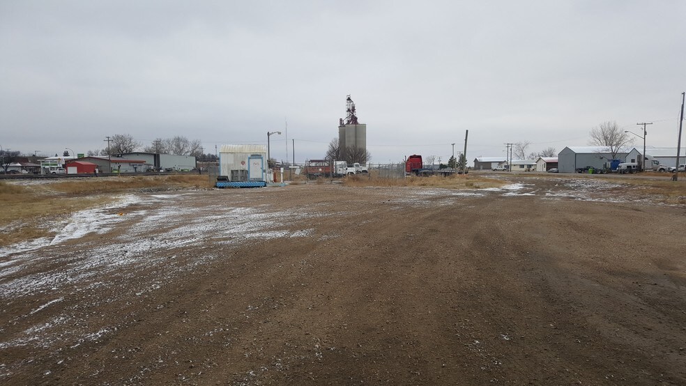 More Photos Of 515 1 St Av N, Maple Creek Land For Sale