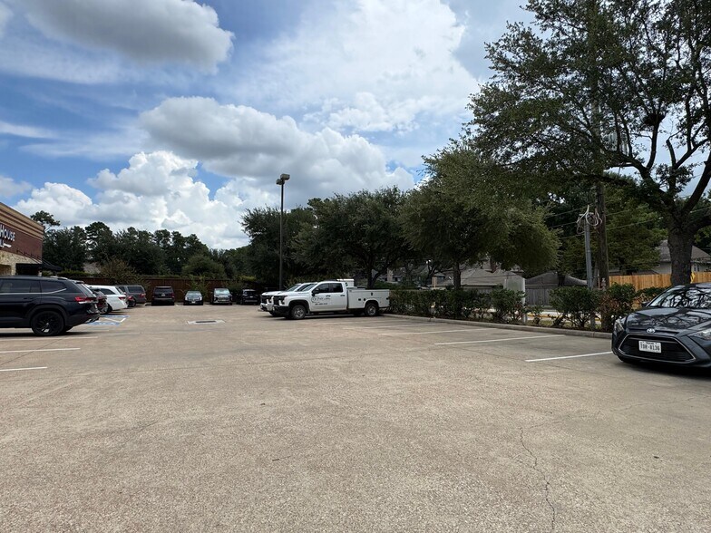 More Photos Of 12914 Malcomson Rd, Houston General Retail For Sale