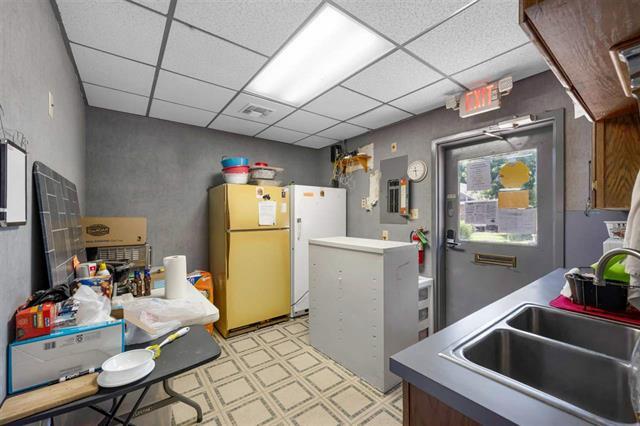 More Photos Of 816 W Gore Blvd, Lawton Office For Sale