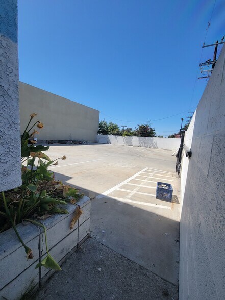 More Photos Of 2101 Pacific Coast Hwy, Lomita Storefront Retail Office For Lease