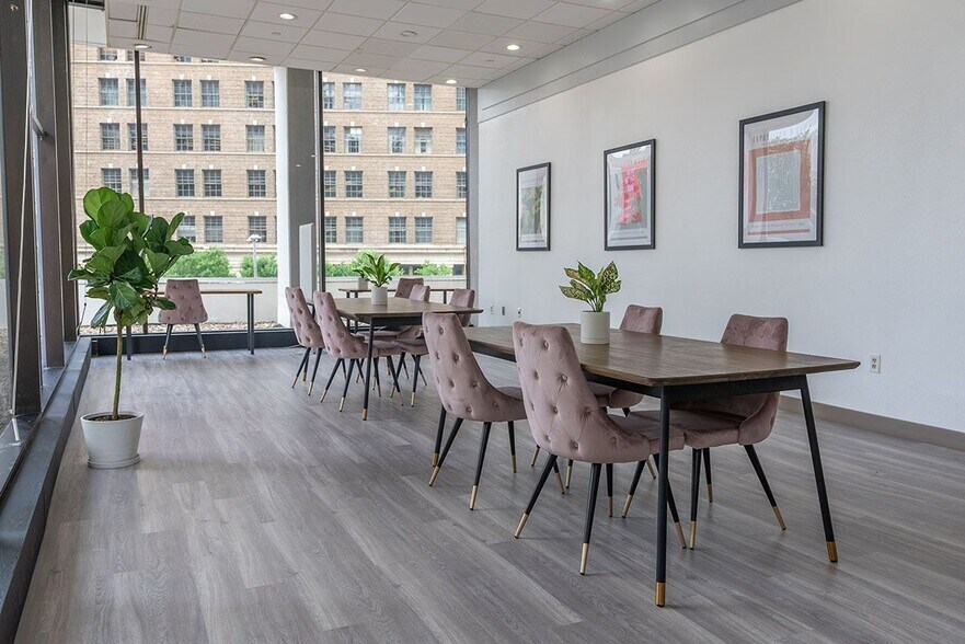 More Photos Of 101 W Fayette St, Baltimore Apartments For Sale