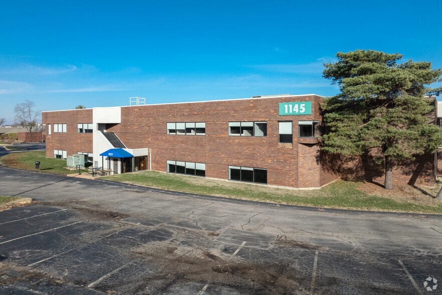 More Photos Of 1145 Corporate Lake Dr, Creve Coeur Office For Sale