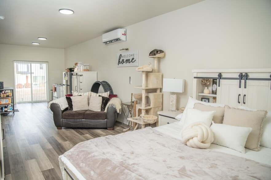 More Photos Of 708-724 Cedar Creek Ave, Montrose Apartments For Sale