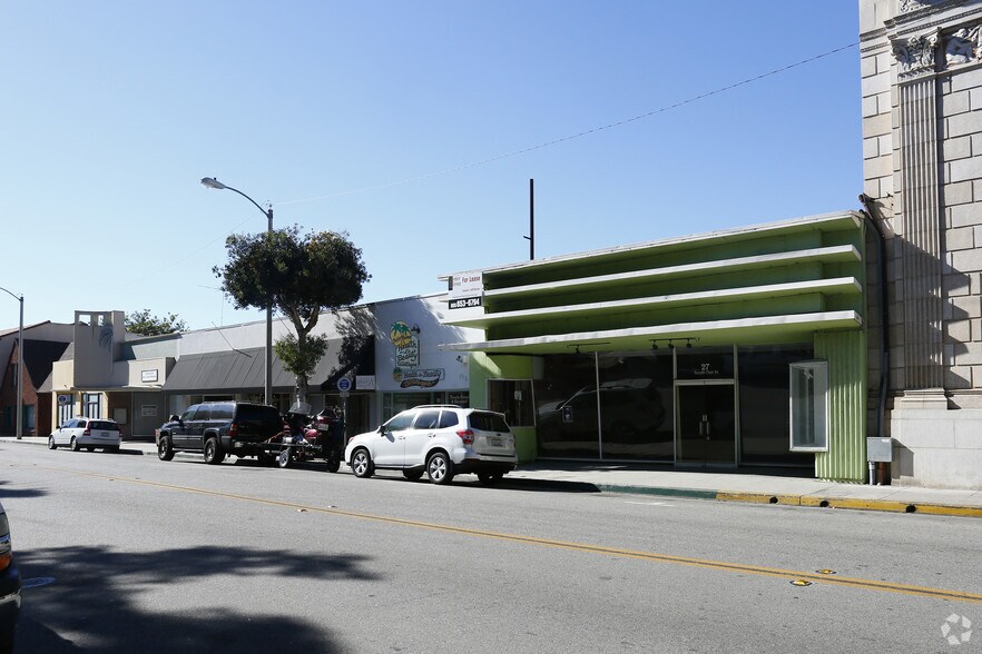 More Photos Of 27-47 S Oak St, Ventura Storefront For Lease