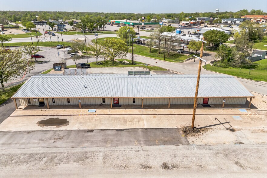 More Photos Of 1611 Old Granger Rd, Taylor Office For Lease