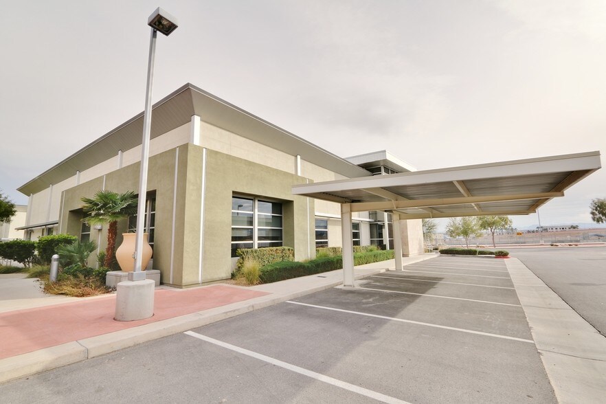 More Photos Of 8894 Spanish Ridge Ave, Las Vegas Office For Sale
