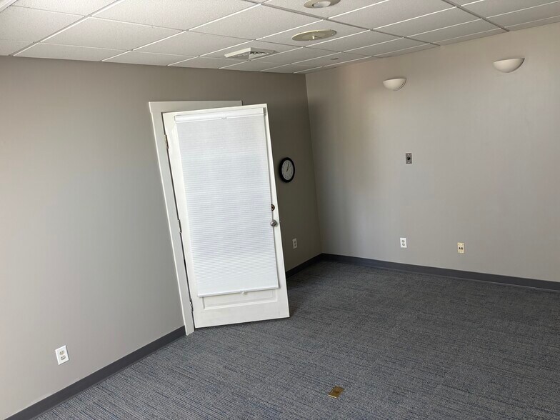 More Photos Of 2299 Woodbury Ave, Newington Medical For Lease