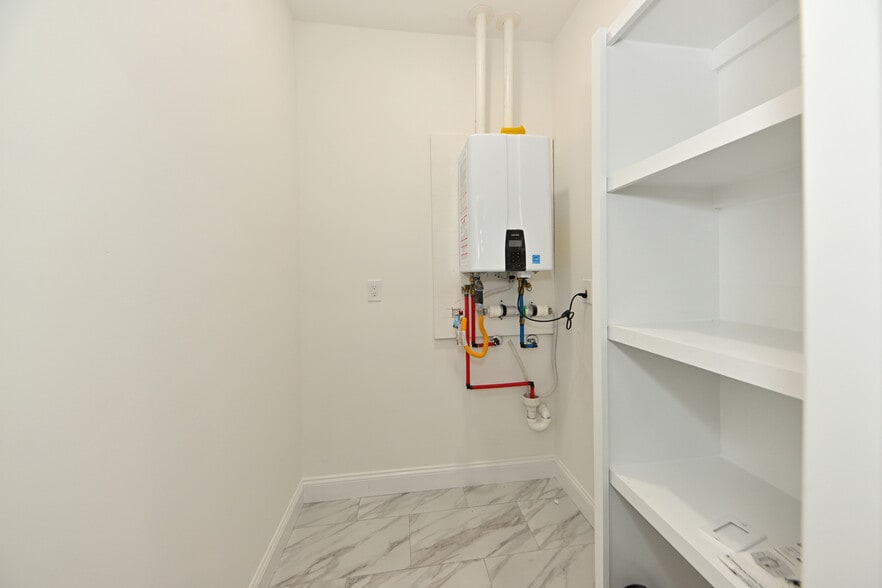 More Photos Of 59 Lincoln Ave, Fair Lawn Office Residential For Sale