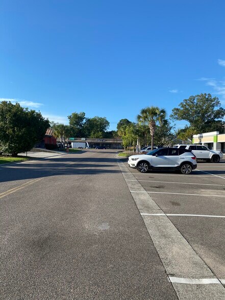 More Photos Of 1662 Savannah Hwy, Charleston Freestanding For Lease