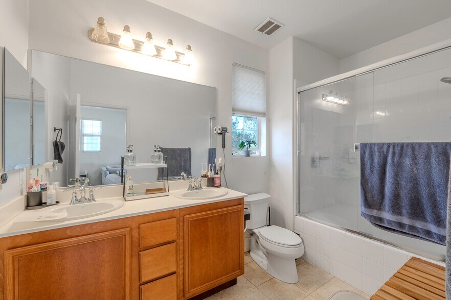 More Photos Of 10997 Cedarhurst Way, Riverside Multifamily For Sale