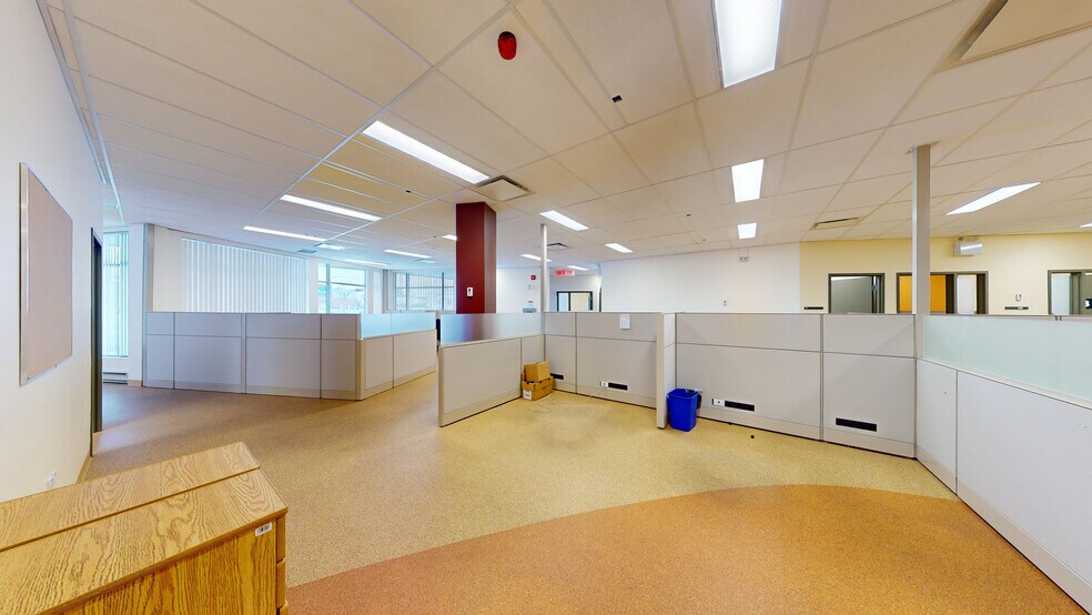 More Photos Of 3750 Boul Du Royaume, Saguenay Office For Lease