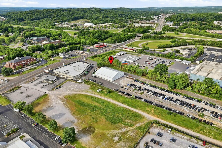 More Photos Of 10001 Kingston Pike, Knoxville Specialty For Lease