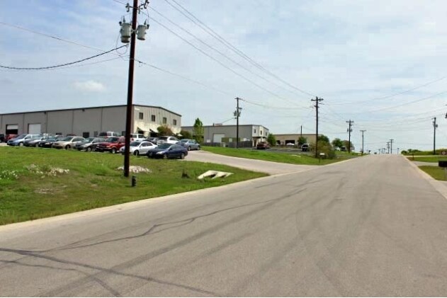 More Photos Of 200 Trademark St, Buda Warehouse For Lease