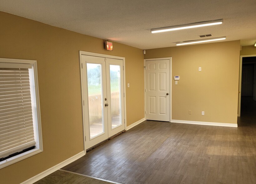 More Photos Of 2220 Church Ave., Mulberry Land For Lease