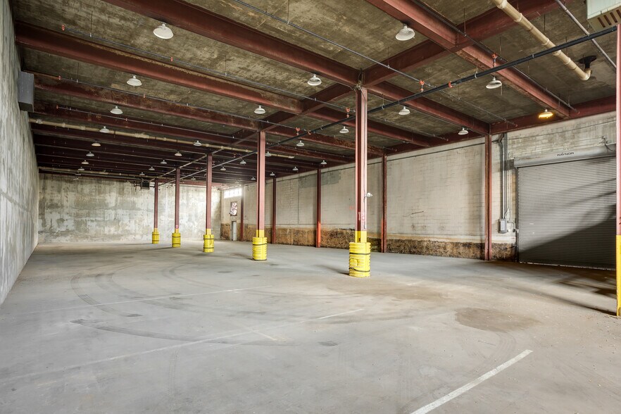 More Photos Of 502 S Court St, Florence Warehouse For Sale