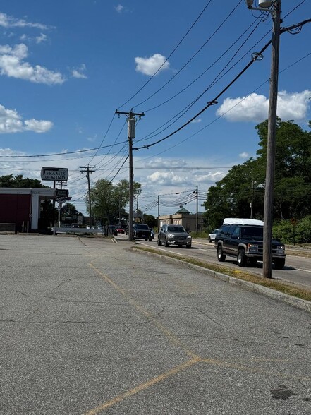 More Photos Of 1393 Fall River, Seekonk General Retail For Sale