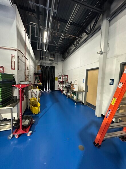 More Photos Of 246 Suffolk Ln, Gardner Manufacturing For Sale