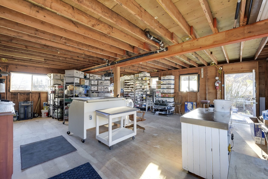 More Photos Of 9103 Glover Rd, Langley Storefront Retail Residential For Lease