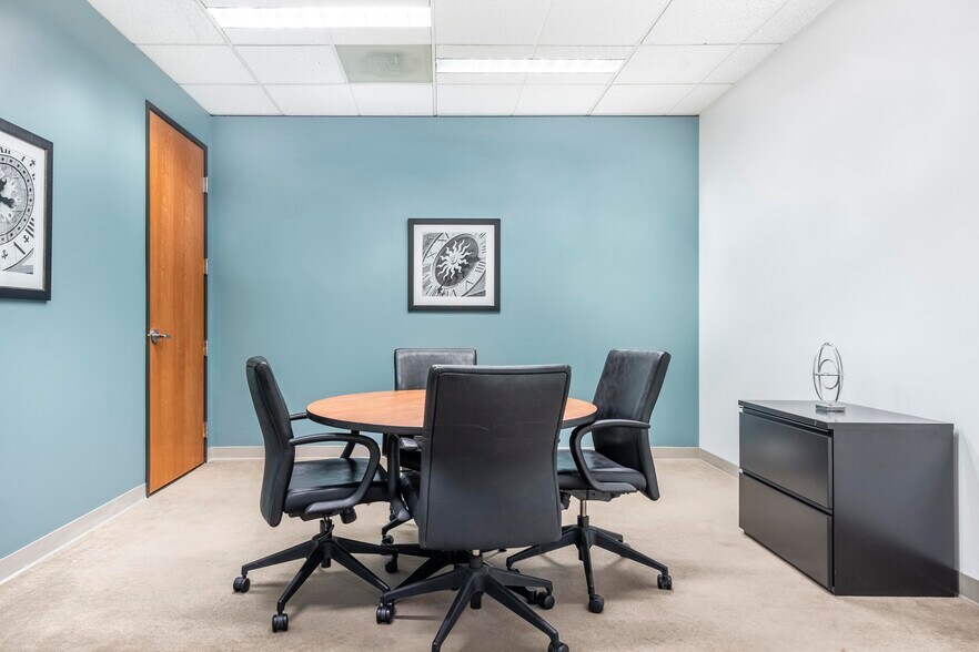 More Photos Of 5 Centerpointe Dr, Lake Oswego Coworking Space